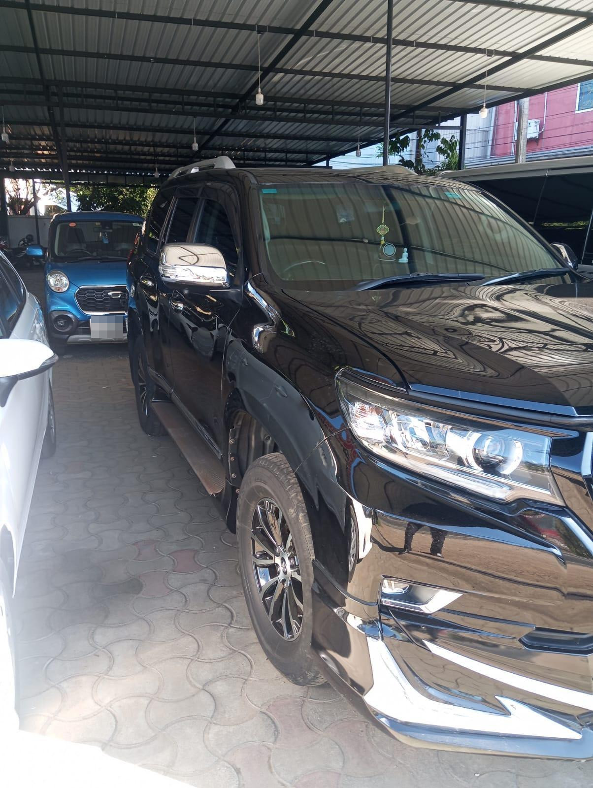 Toyota Land Cruiser Prado 2010 - பயன்படுத்தப்பட்டது SUV sale in Sri Lanka - patpat.lk