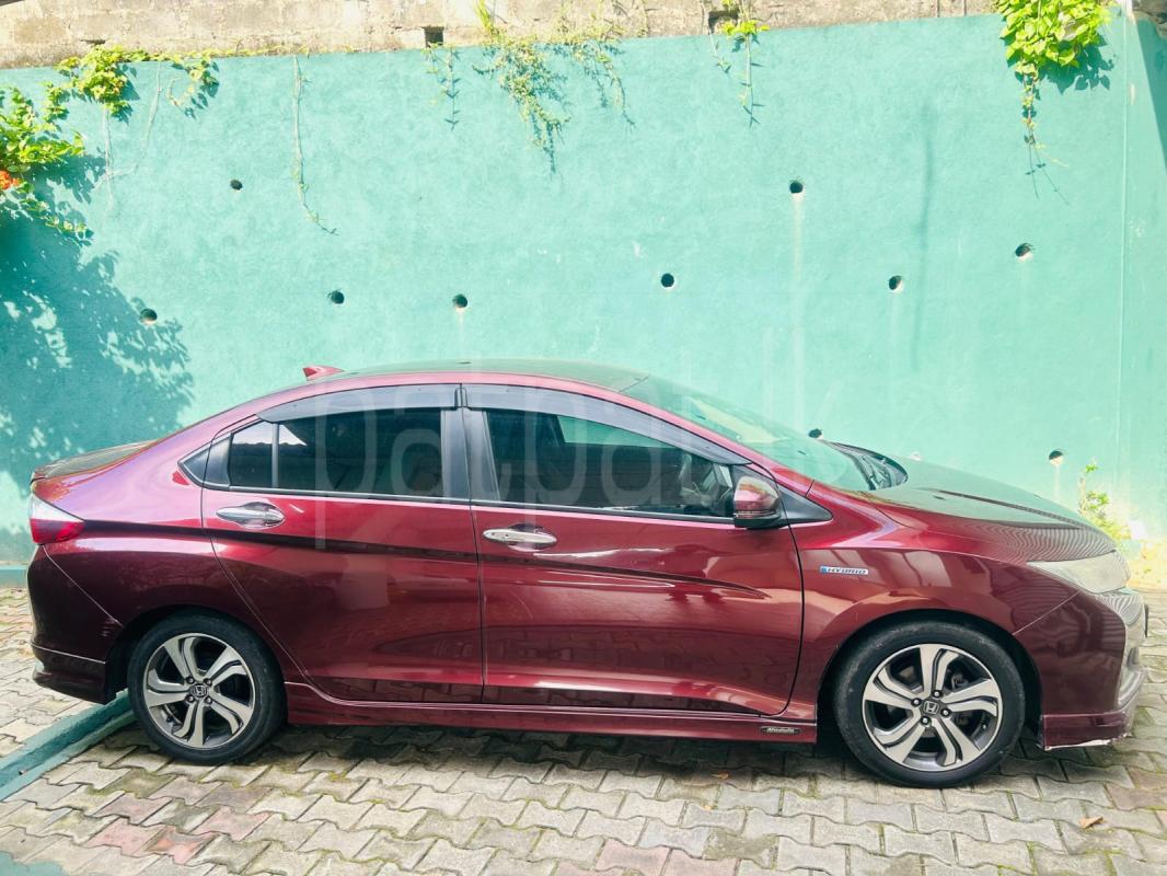 Honda Grace 2014 - பயன்படுத்தப்பட்டது கார் sale in Sri Lanka - patpat.lk