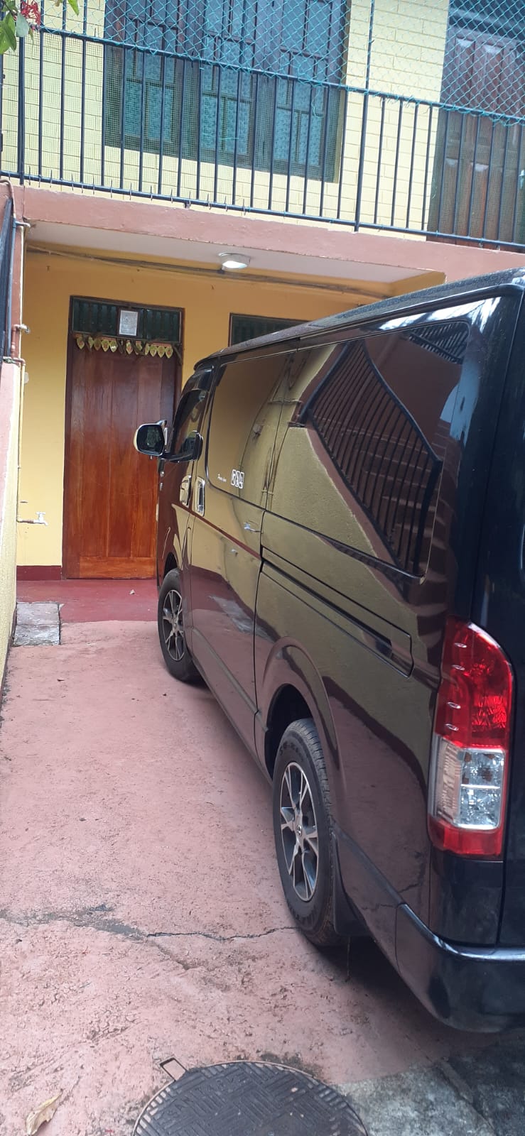 Toyota Hiace 2015 - Used Van sale in Sri Lanka - patpat.lk