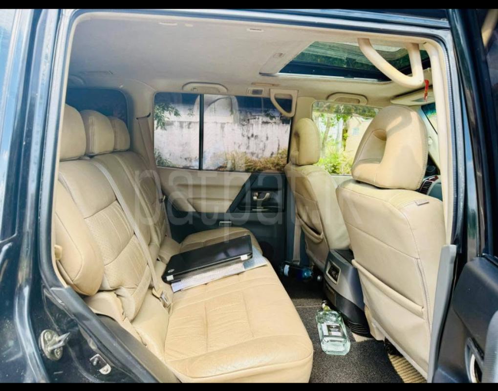 Mitsubishi Montero 2003 - பயன்படுத்தப்பட்டது SUV sale in Sri Lanka - patpat.lk