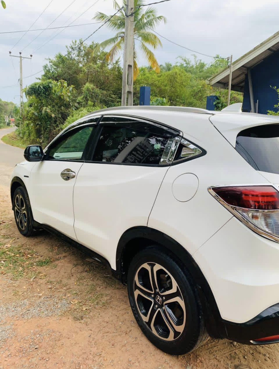 Honda Vezel 2014 - பயன்படுத்தப்பட்டது SUV sale in Sri Lanka - patpat.lk