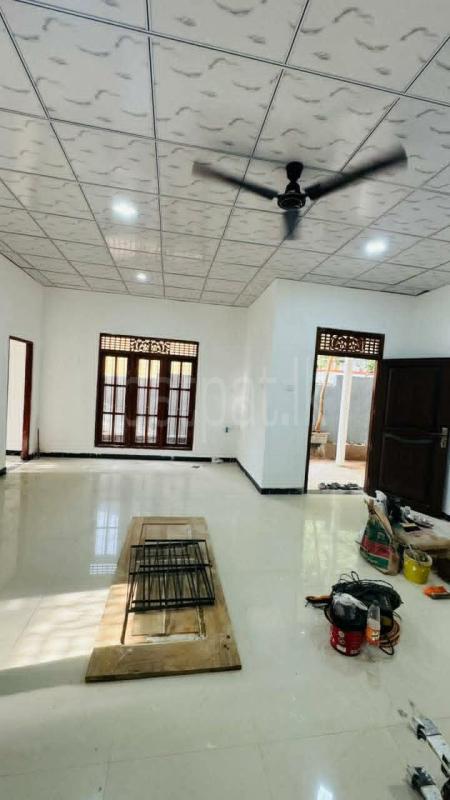House for Sale in Kiriwattuduwa