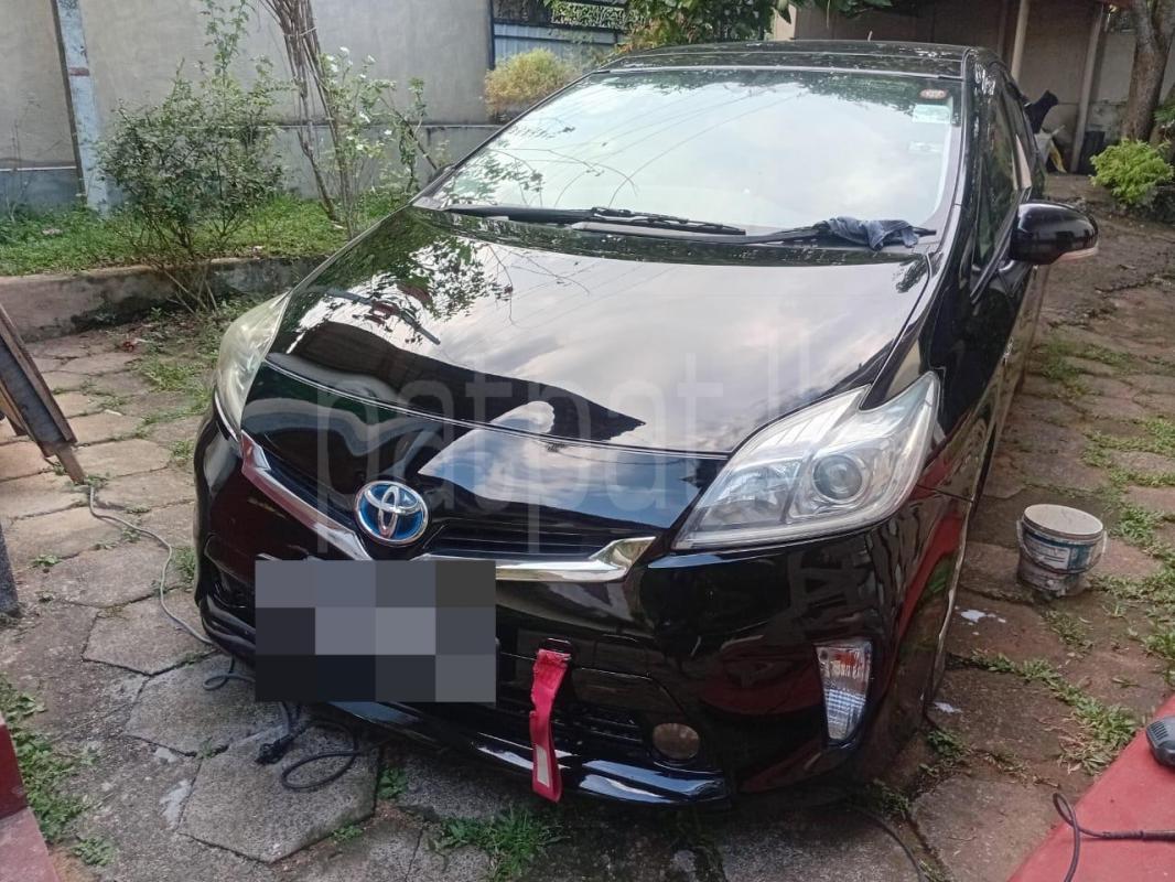 Toyota Prius 2013 - பயன்படுத்தப்பட்டது கார் sale in Sri Lanka - patpat.lk