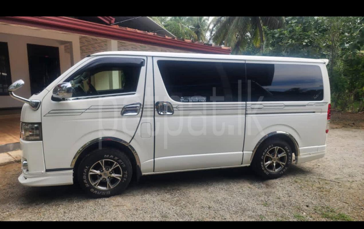 Toyota Hiace 2015 - பயன்படுத்தப்பட்டது வேன் sale in Sri Lanka - patpat.lk