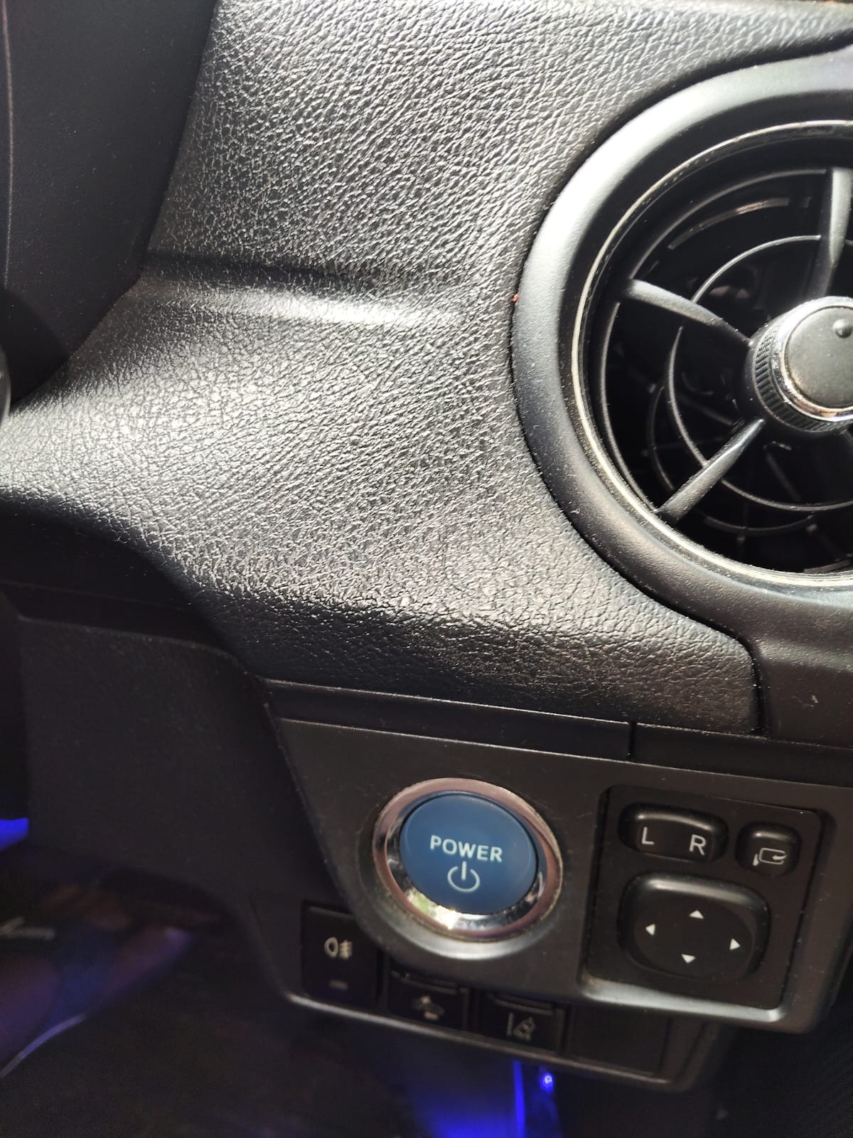 Toyota Axio 2015 - பயன்படுத்தப்பட்டது கார் sale in Sri Lanka - patpat.lk