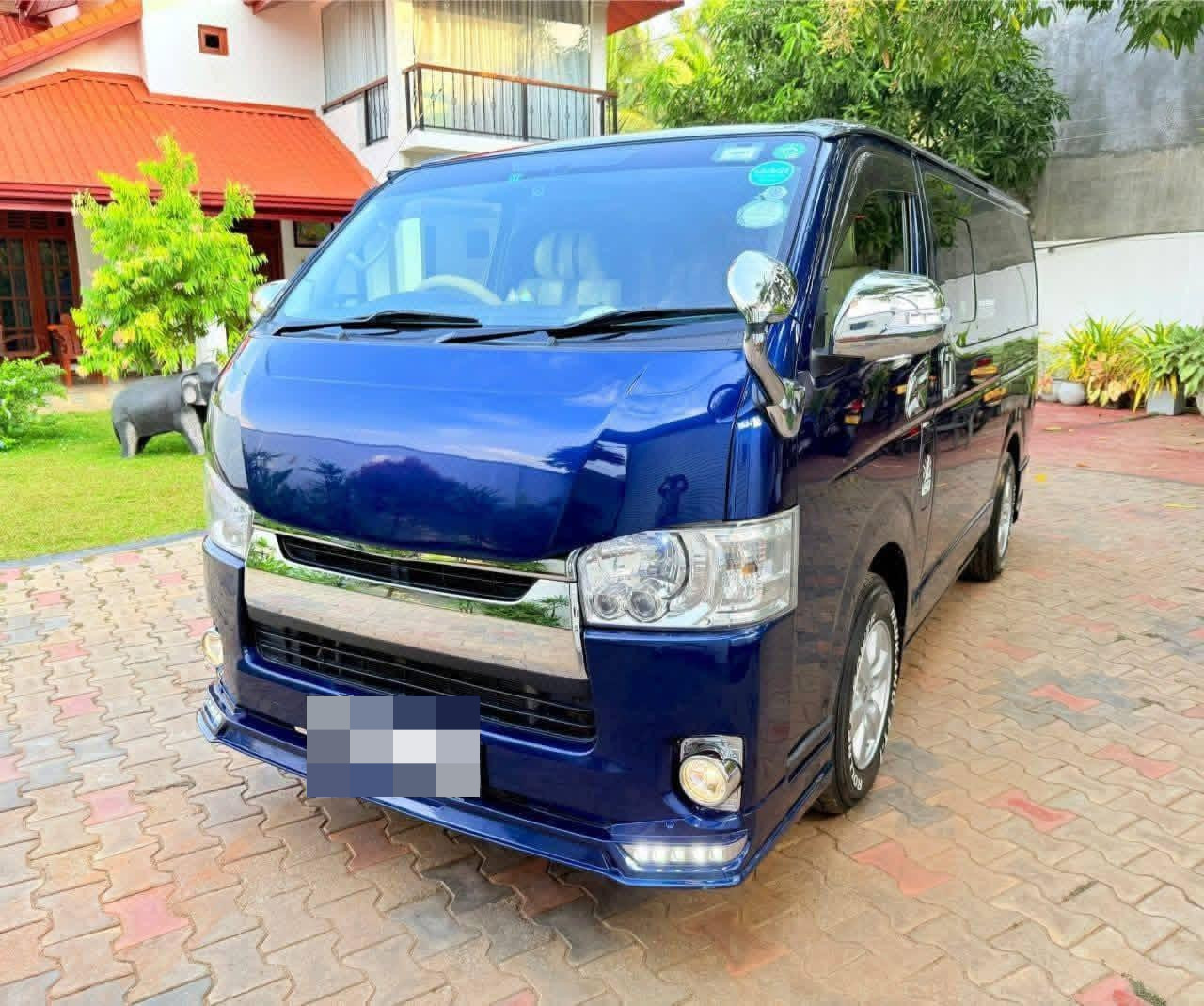 Toyota Hiace 2013 - Used Van sale in Sri Lanka - patpat.lk