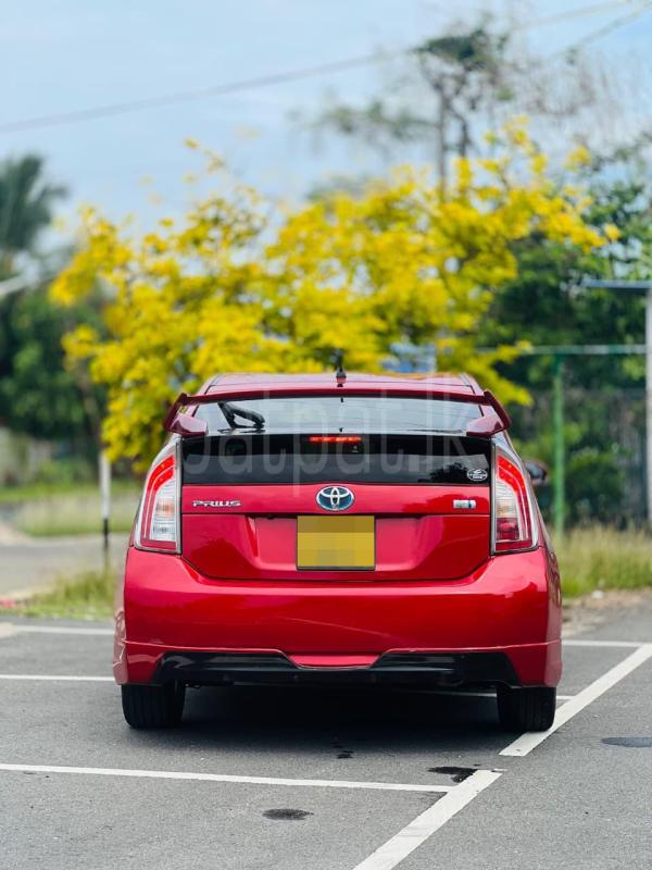 Toyota Prius 2014 - பயன்படுத்தப்பட்டது கார் sale in Sri Lanka - patpat.lk