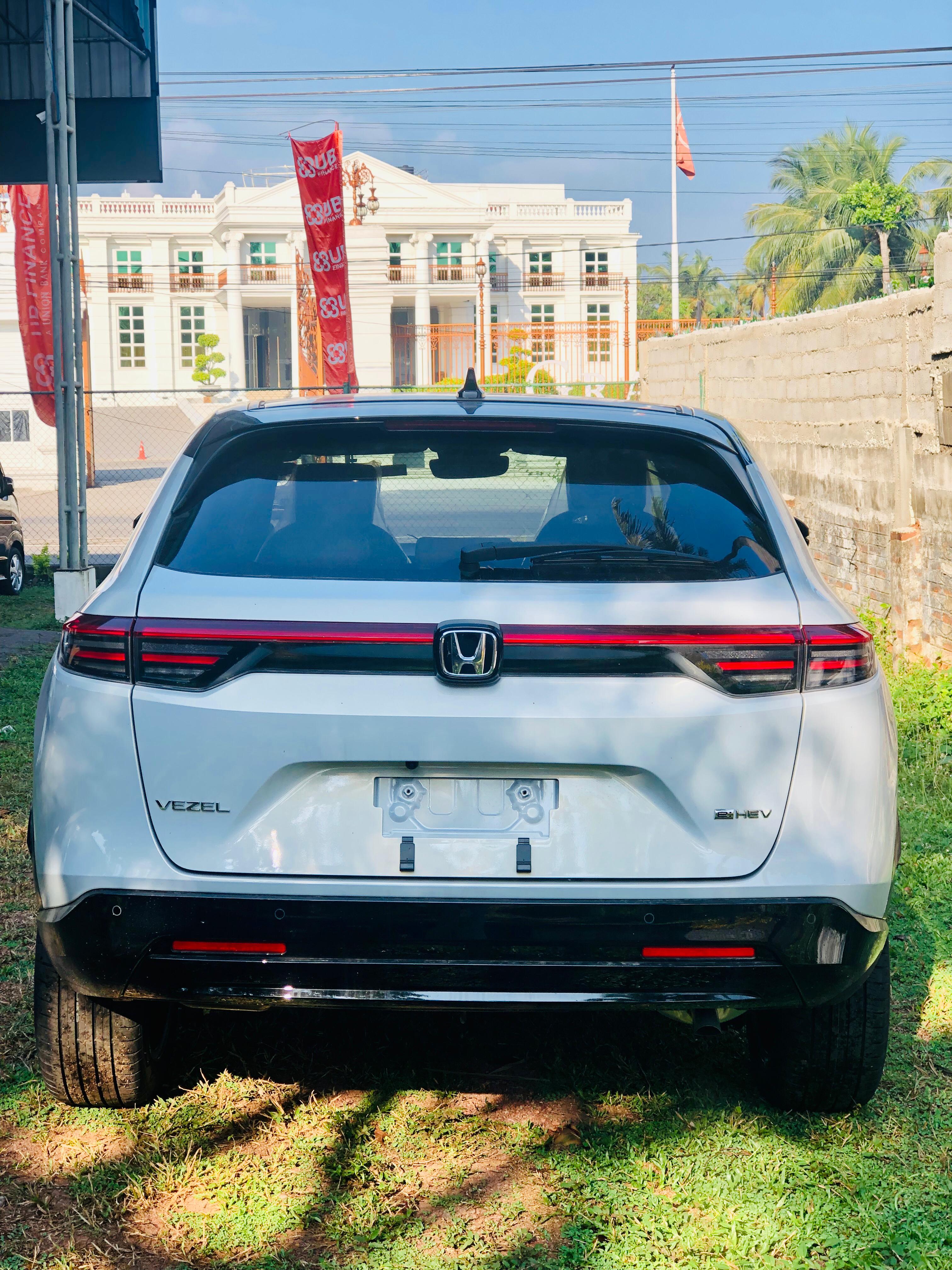 Honda Vezel 2025 - අලුත් SUV රථය sale in Sri Lanka - patpat.lk