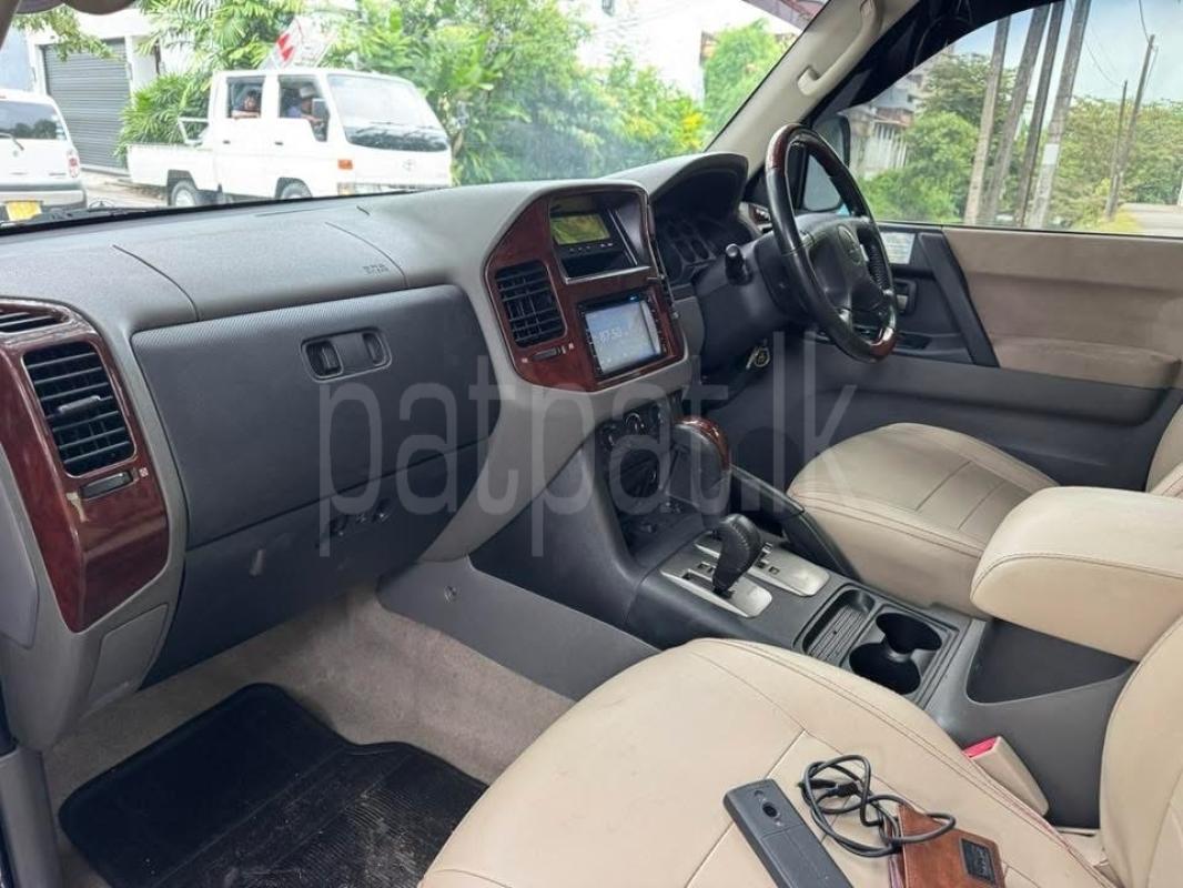Mitsubishi Montero 2006 - பயன்படுத்தப்பட்டது SUV sale in Sri Lanka - patpat.lk