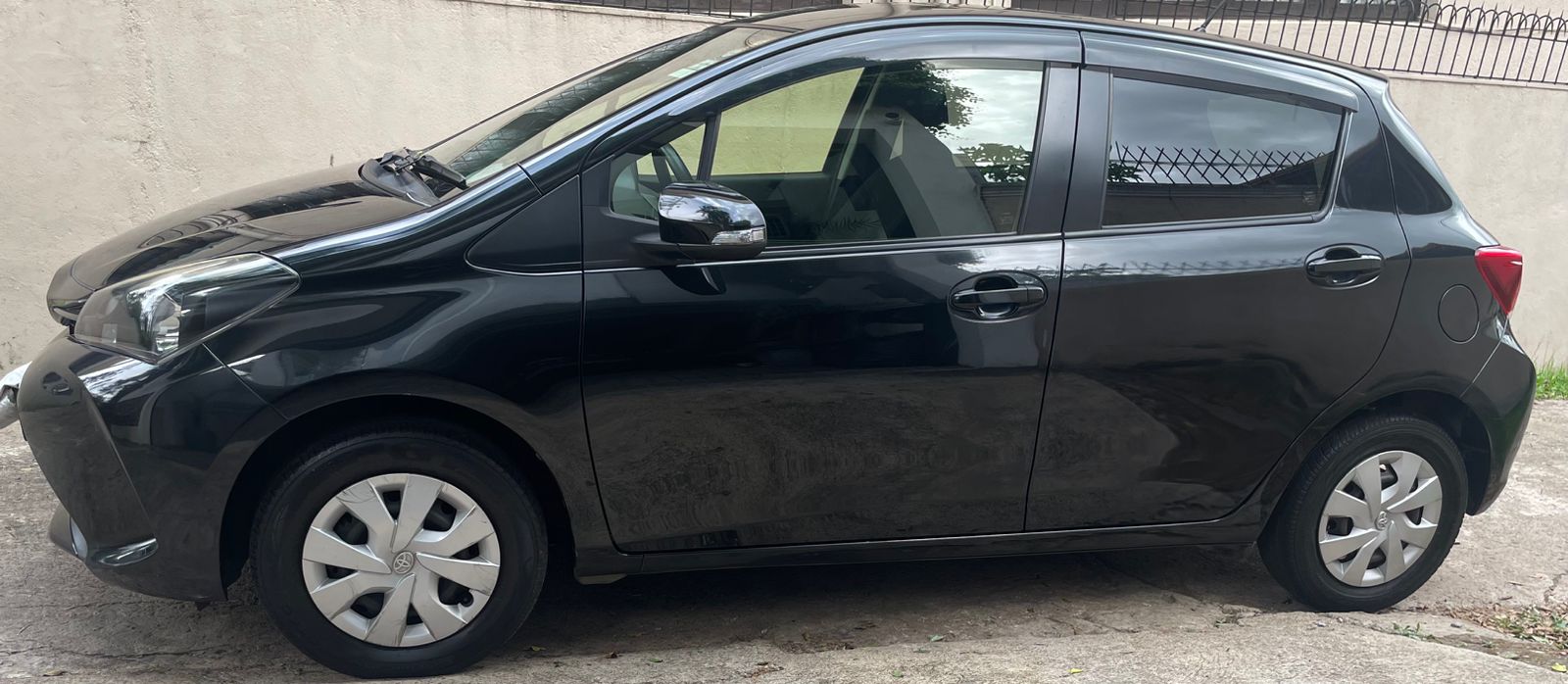 Toyota Vitz 2015 - Used Car sale in Sri Lanka - patpat.lk