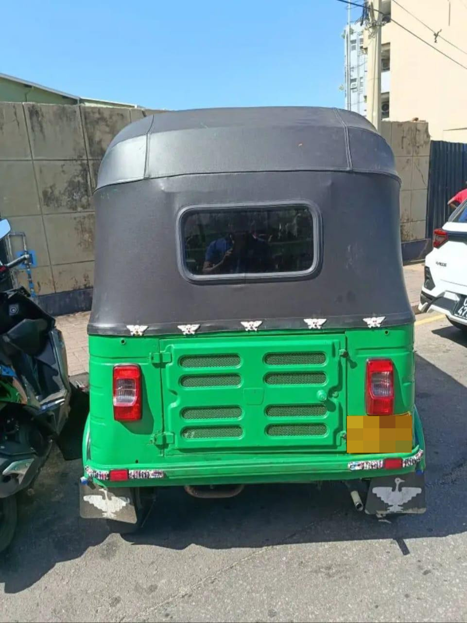Bajaj 2 stroke 2004 - பயன்படுத்தப்பட்டது முச்சக்கர வண்டி sale in Sri Lanka - patpat.lk
