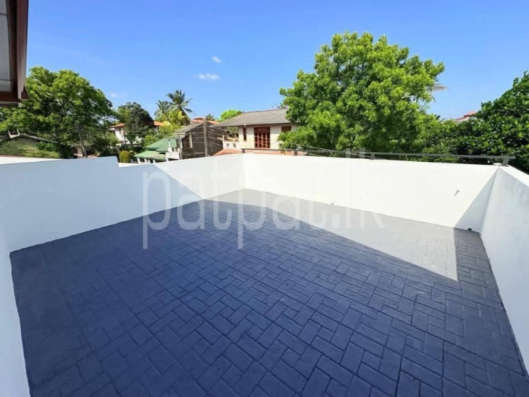 Advertisement image 6