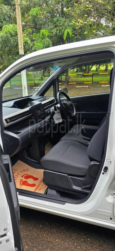 Advertisement image 6