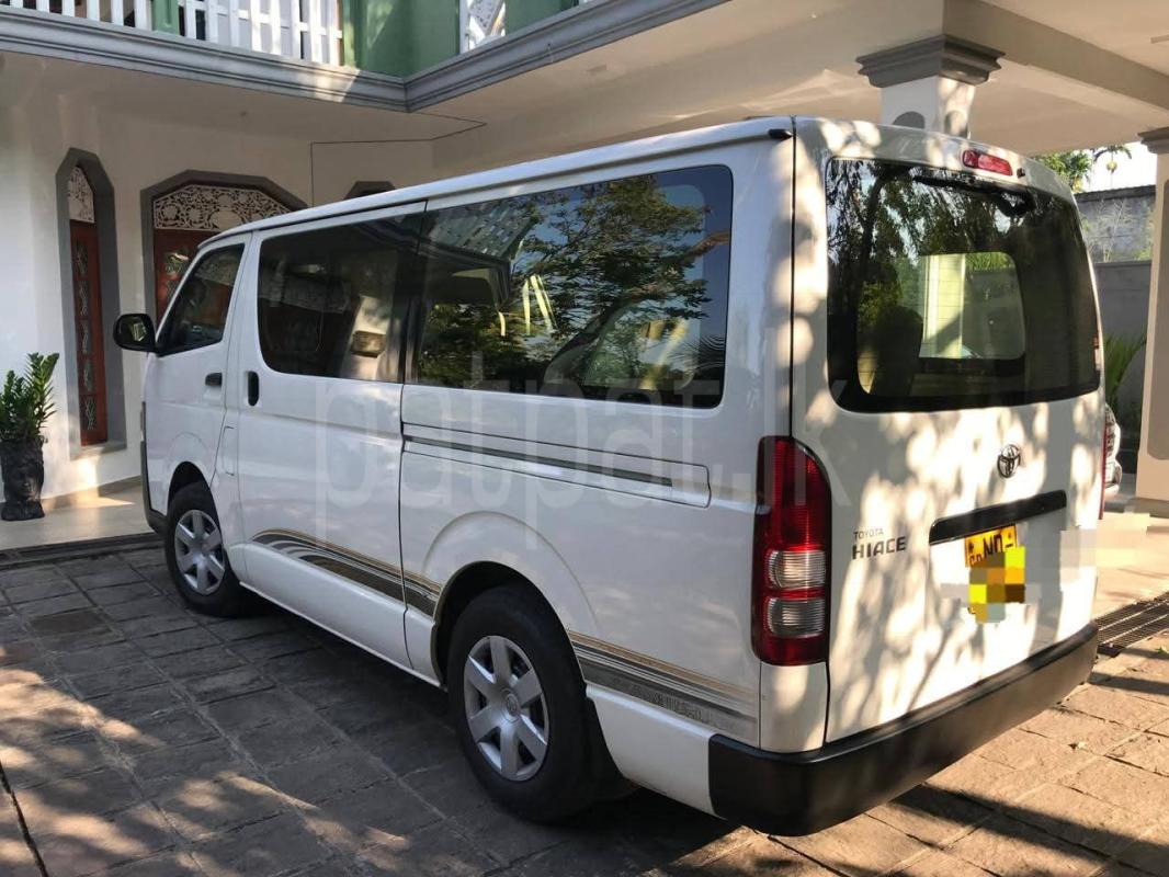 Toyota Hiace 2017 - பயன்படுத்தப்பட்டது வேன் sale in Sri Lanka - patpat.lk