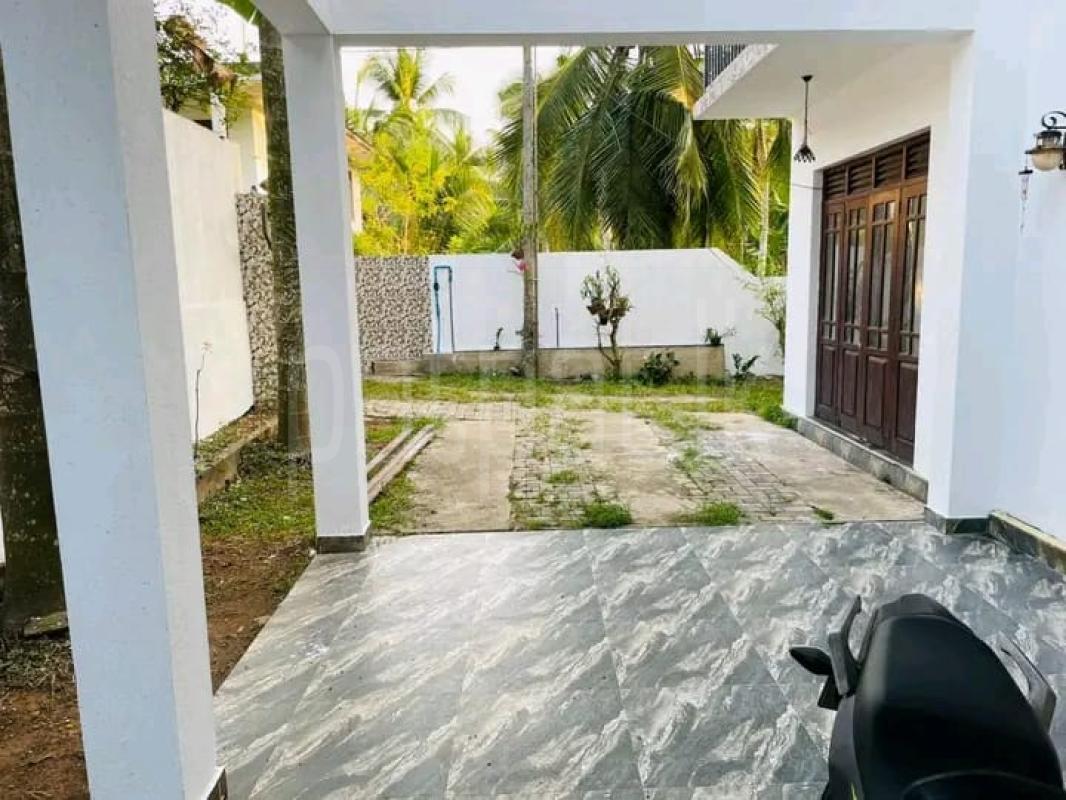 House for Sale in Polgasowita ads-image-1