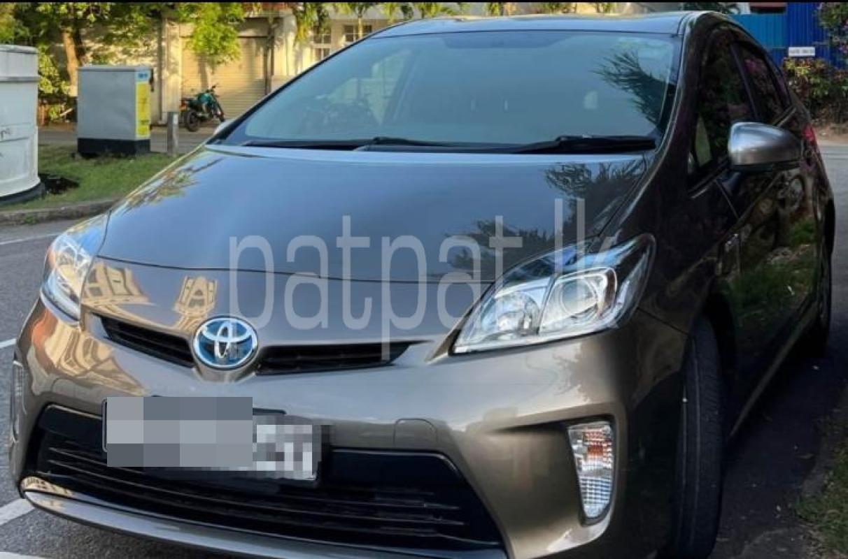 Toyota Prius 2013 - பயன்படுத்தப்பட்டது கார் sale in Sri Lanka - patpat.lk