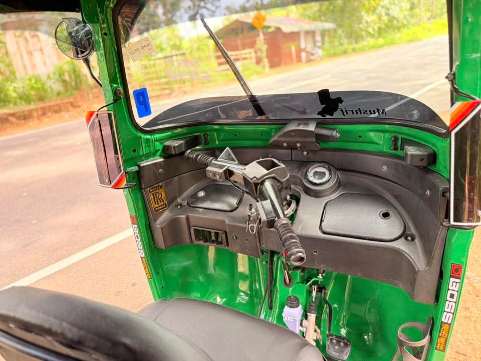 Bajaj Three Wheel 2014 - භාවිතා කරන ලද ත්‍රිරෝද රථය sale in Sri Lanka - patpat.lk