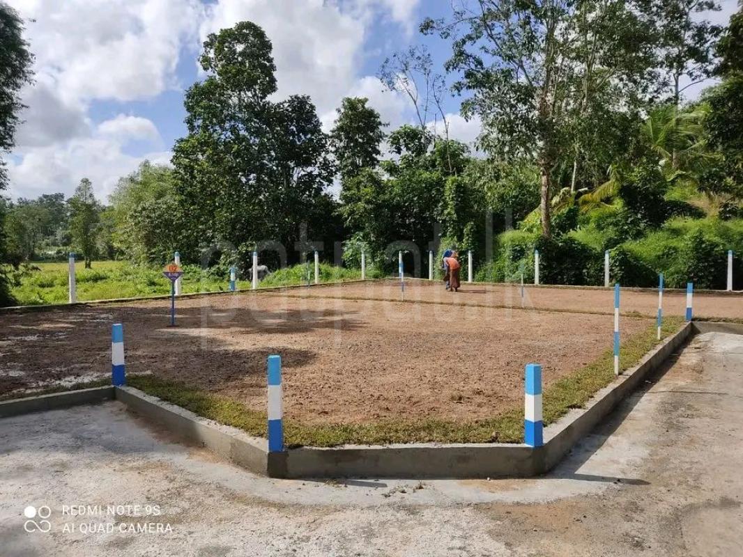 Commercial Land for Sale in Kahathuduwa ads-image-1