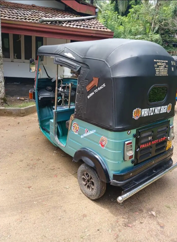 Bajaj Three Wheel 2012 - Used Three wheeler sale in Sri Lanka - patpat.lk