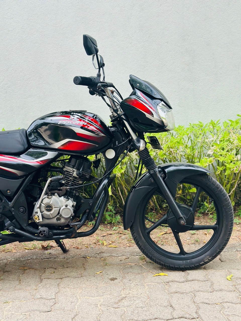 Bajaj Discover 2011 - பயன்படுத்தப்பட்டது பைக் sale in Sri Lanka - patpat.lk