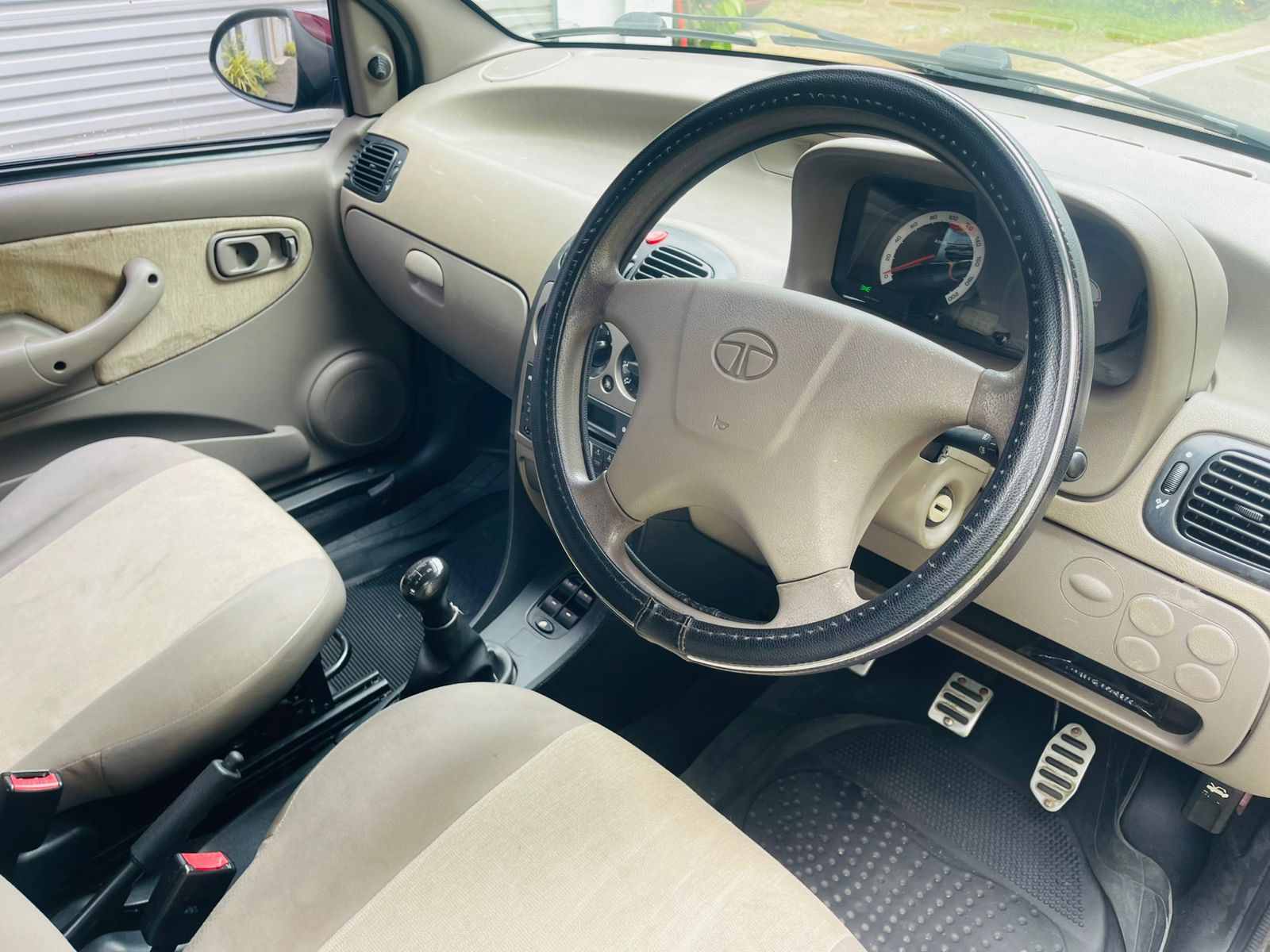 Tata Indica 2015 - Used Car sale in Sri Lanka - patpat.lk