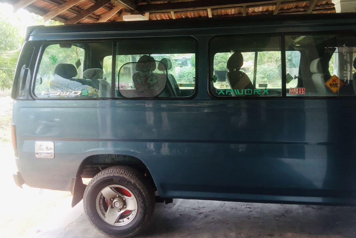 Nissan Caravan 1994 - பயன்படுத்தப்பட்டது வேன் sale in Sri Lanka - patpat.lk