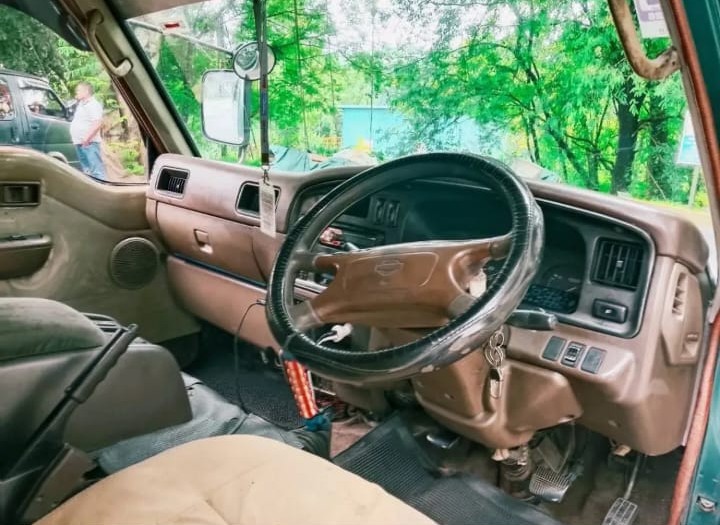 Nissan Caravan 1995 - பயன்படுத்தப்பட்டது வேன் sale in Sri Lanka - patpat.lk