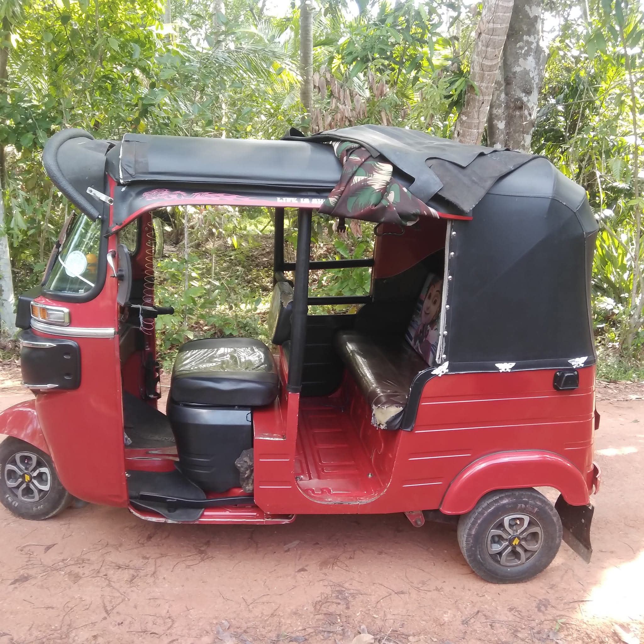 Bajaj Three Wheel 2019 - பயன்படுத்தப்பட்டது முச்சக்கர வண்டி sale in Sri Lanka - patpat.lk