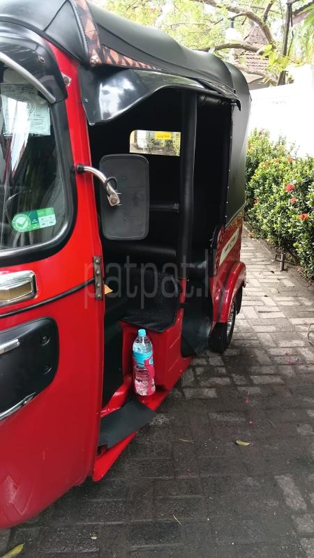 Bajaj 4 stroke 2015 - பயன்படுத்தப்பட்டது முச்சக்கர வண்டி sale in Sri Lanka - patpat.lk