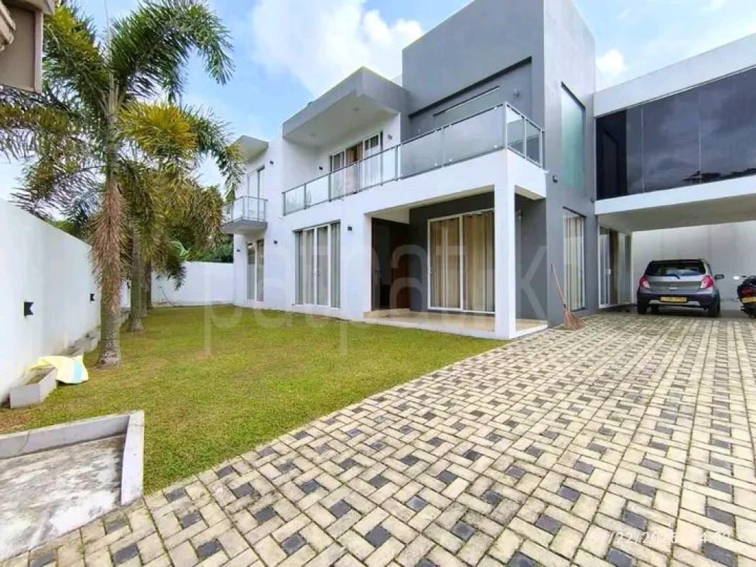 House for Sale in Athurugiriya
