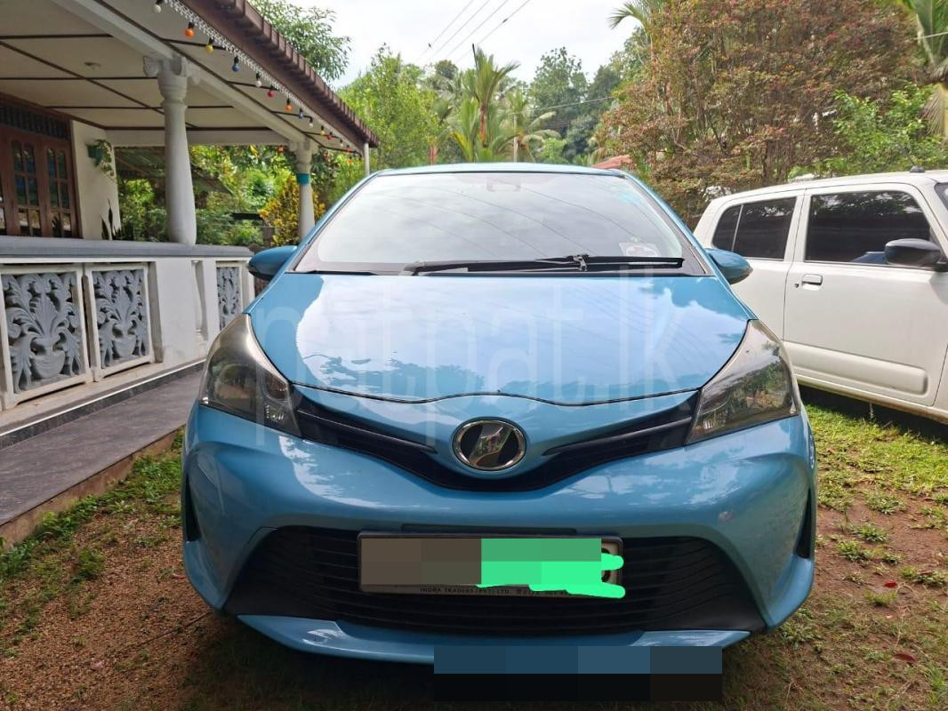 Toyota Vitz 2015 - பயன்படுத்தப்பட்டது கார் sale in Sri Lanka - patpat.lk