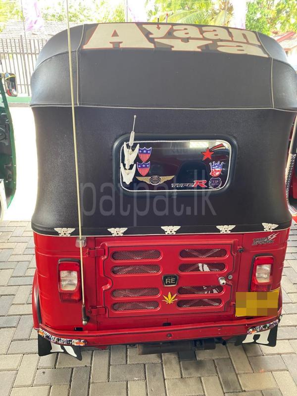 Bajaj 4 stroke 2015 - பயன்படுத்தப்பட்டது முச்சக்கர வண்டி sale in Sri Lanka - patpat.lk