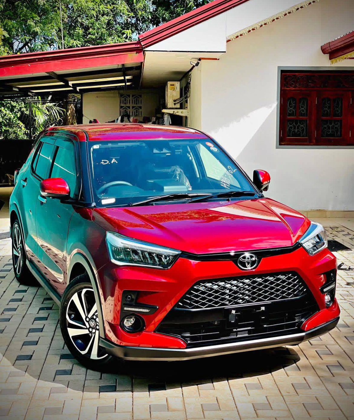 Toyota Raize 2025 - අලුත් SUV රථය sale in Sri Lanka - patpat.lk