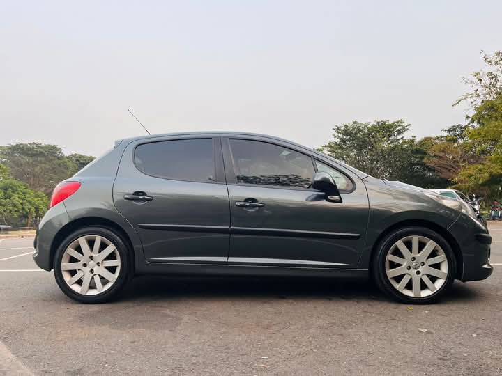 Advertisement image 3