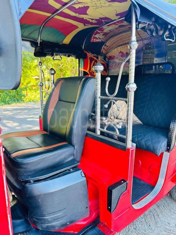Bajaj 4 stroke 2015 - Used Three wheeler sale in Sri Lanka - patpat.lk