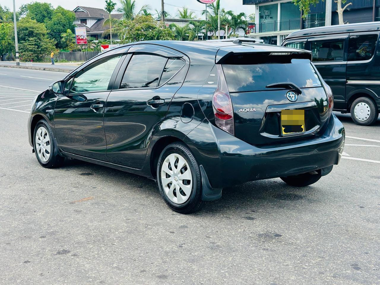 Toyota Aqua 2012 - பயன்படுத்தப்பட்டது கார் sale in Sri Lanka - patpat.lk