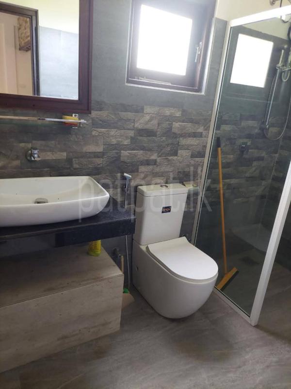 House for Sale in Athurugiriya