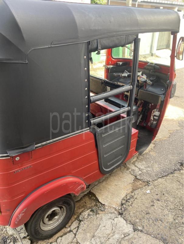 Bajaj 4 stroke 2020 - பயன்படுத்தப்பட்டது முச்சக்கர வண்டி sale in Sri Lanka - patpat.lk