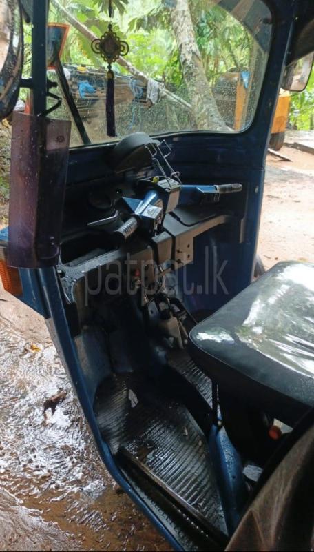 Bajaj 4 stroke 2011 - பயன்படுத்தப்பட்டது முச்சக்கர வண்டி sale in Sri Lanka - patpat.lk