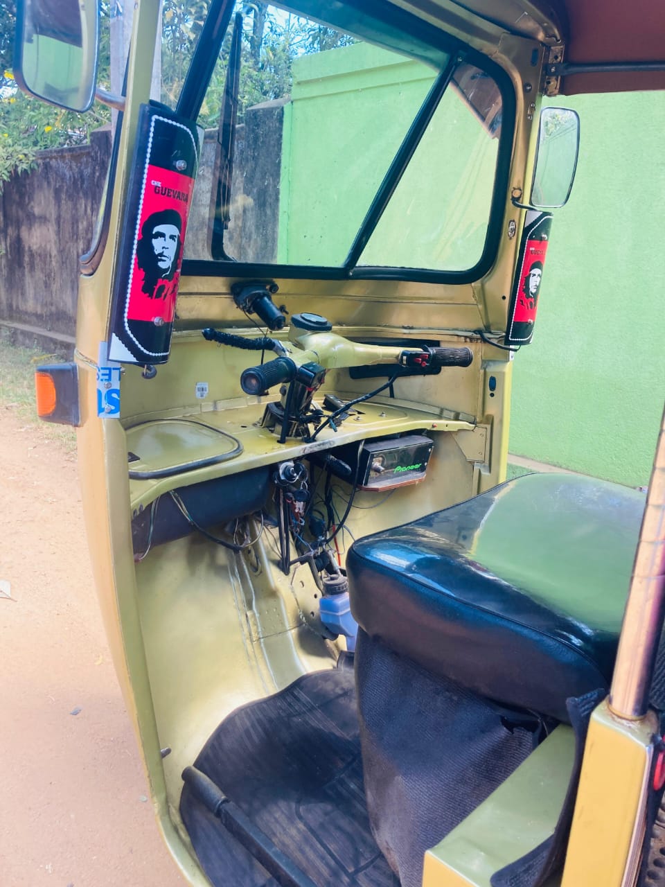 Bajaj 2 stroke 2006 - பயன்படுத்தப்பட்டது முச்சக்கர வண்டி sale in Sri Lanka - patpat.lk