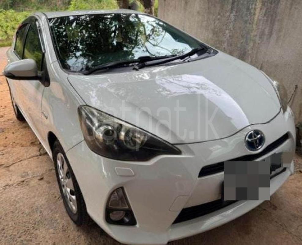 Toyota Aqua 2013 - பயன்படுத்தப்பட்டது கார் sale in Sri Lanka - patpat.lk