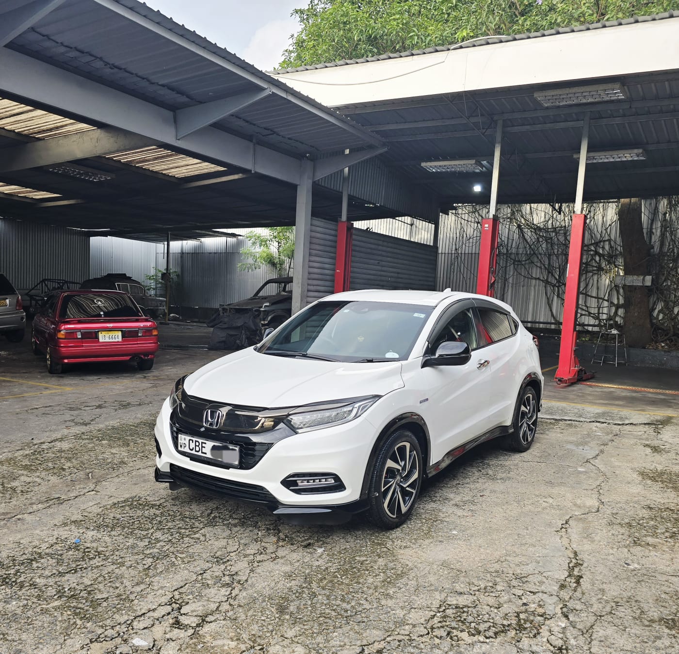 Honda Vezel 2018 - භාවිතා කරන ලද SUV රථය sale in Sri Lanka - patpat.lk