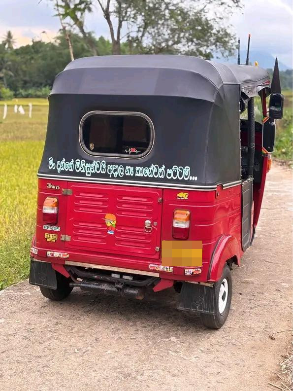 Bajaj Three Wheel 2011 - භාවිතා කරන ලද ත්‍රිරෝද රථය sale in Sri Lanka - patpat.lk