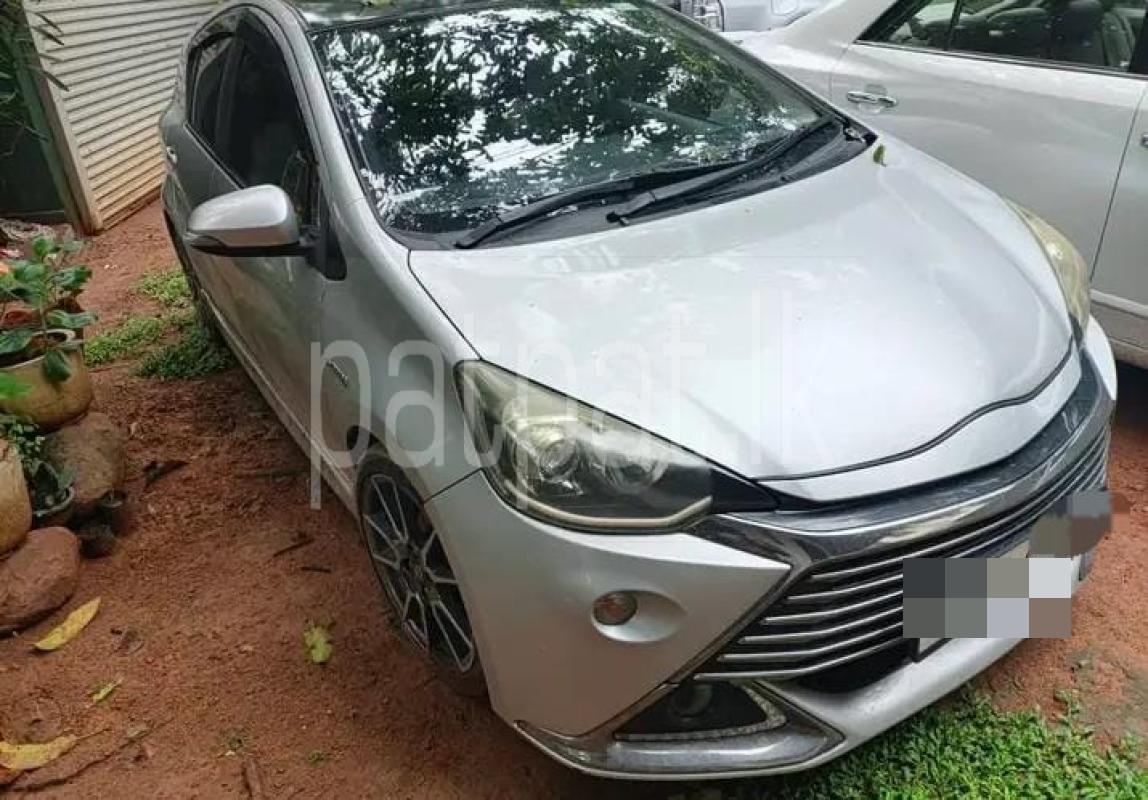 Toyota Aqua 2012 - பயன்படுத்தப்பட்டது கார் sale in Sri Lanka - patpat.lk