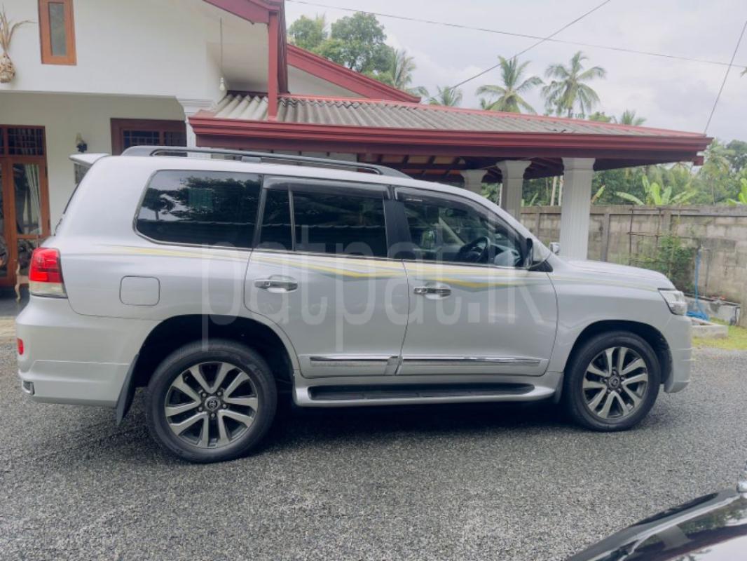 Advertisement image 3