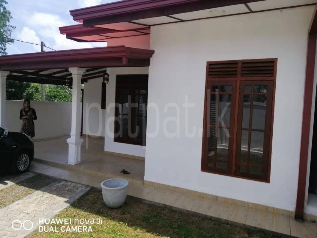 House for Sale in Athurugiriya