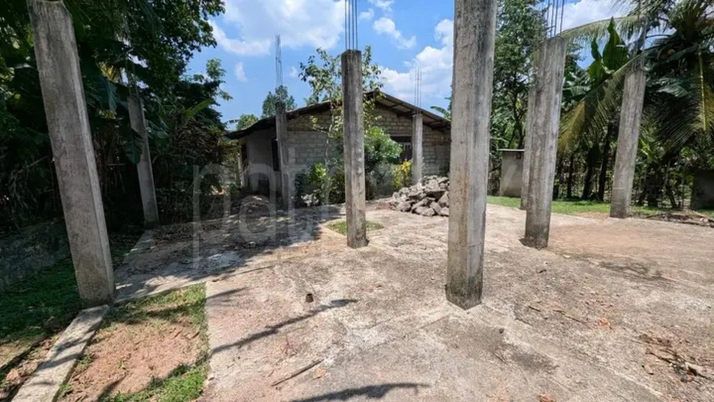 Commercial Land for Sale in Minuwangoda