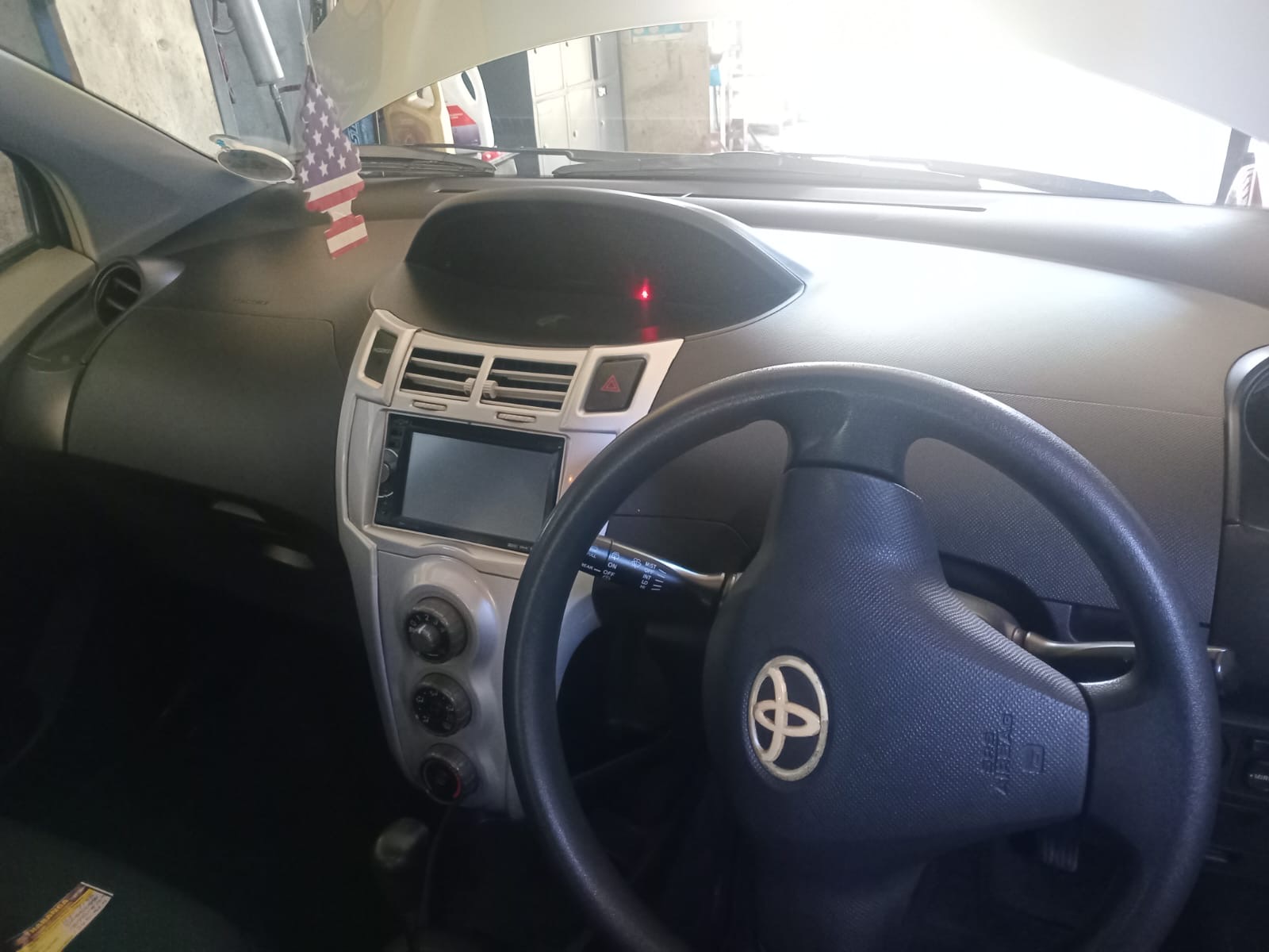 Toyota Vitz 2007 - பயன்படுத்தப்பட்டது கார் sale in Sri Lanka - patpat.lk
