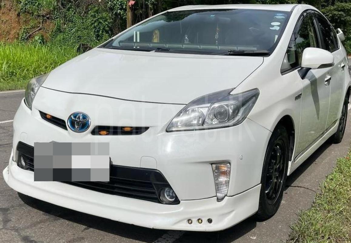 Toyota PRIUS S GRADE 2014 - Used Car sale in Sri Lanka - patpat.lk