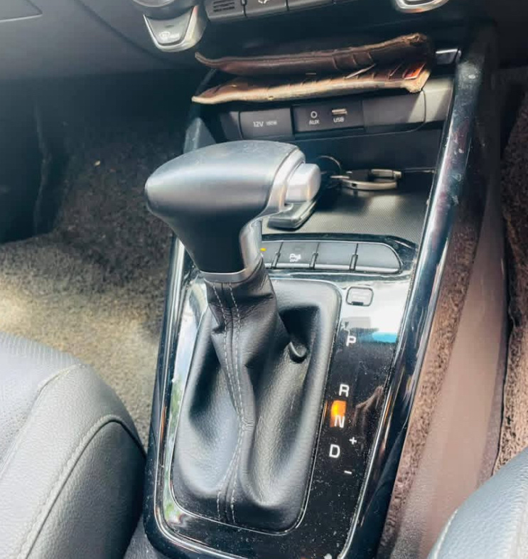 KIA Stonic 2019 - பயன்படுத்தப்பட்டது SUV sale in Sri Lanka - patpat.lk